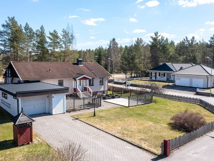 4 rok · 106 m² · Algatan 9