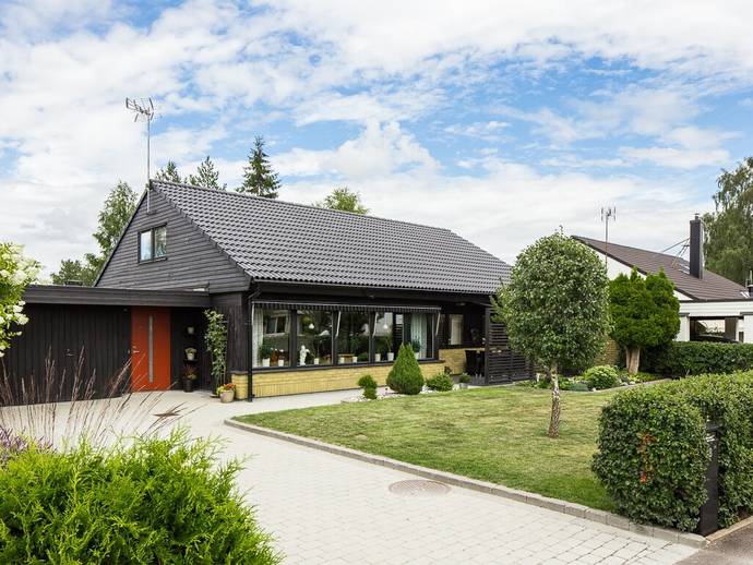 6 rok · 165 m² · Midsommarvägen 8