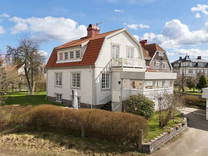 8 rok · 154 m² · Risingevägen 4