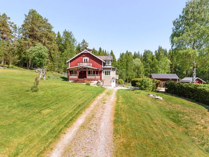 6 rok · 155 m² · Kniva 199