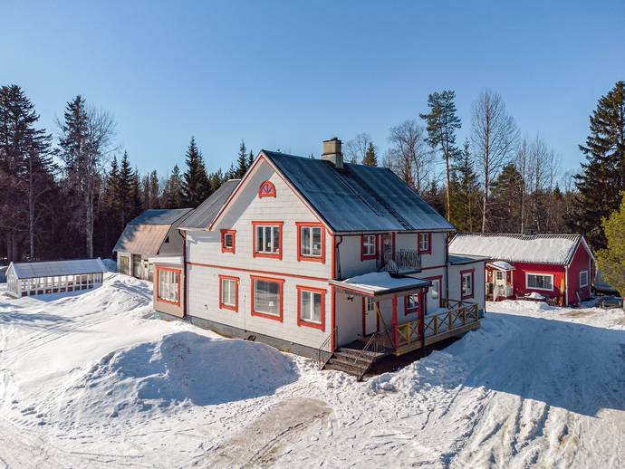 8 rok · 236 m² · Inger Grannes väg 5