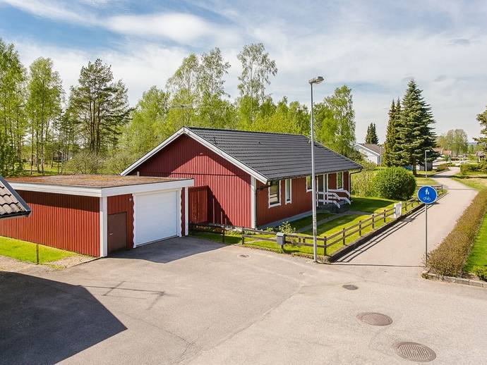 4 rok · 103 m² · Basungatan 12