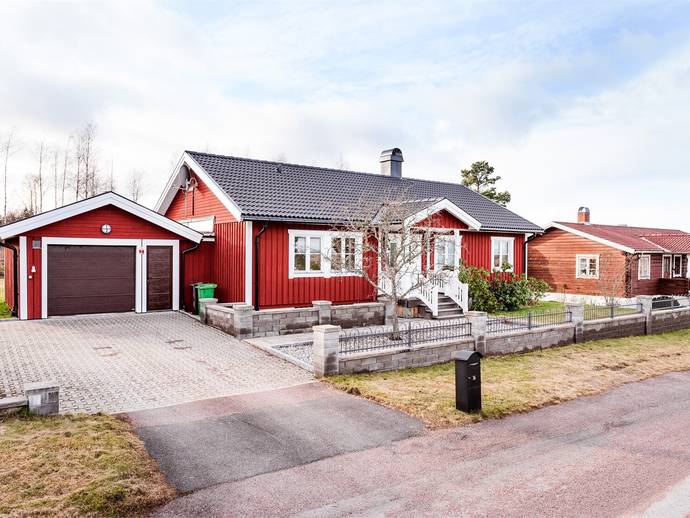 4 rok · 107 m² · Skogsstigen 36