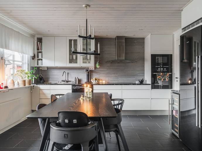 4 rok · 104 m² · Ängvaktarvägen 42