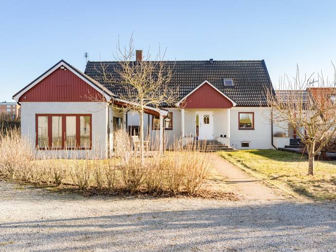 6 rok · 175 m² · Gamla Järrestadsvägen 6