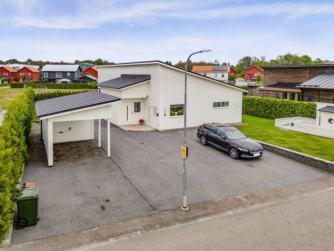 6 rok · 160 m² · Åkersrovägen 12