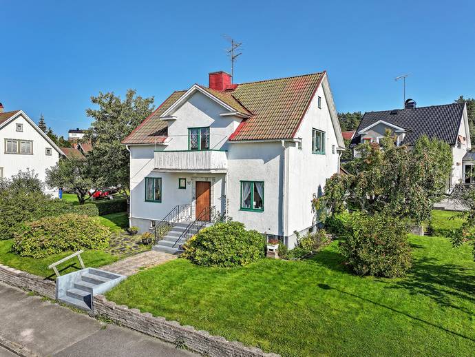6 rok · 122 m² · Nybrogatan 37