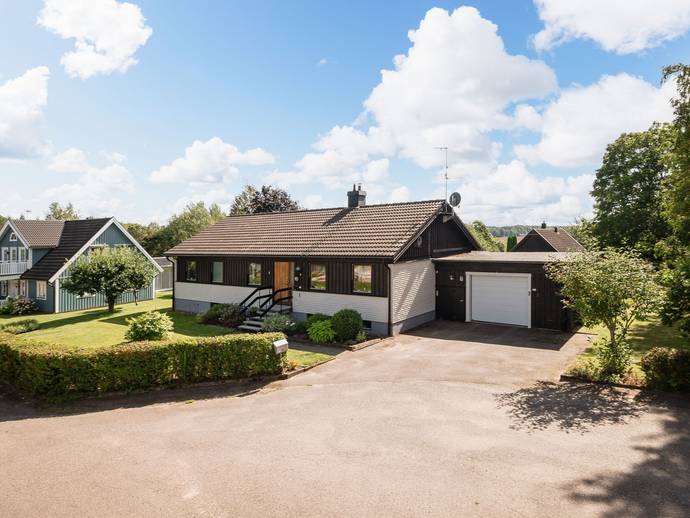 4 rok · 105 m² · Kvickrotsgränd 1