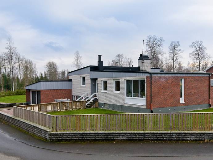 7 rok · 125 m² · Liden 1