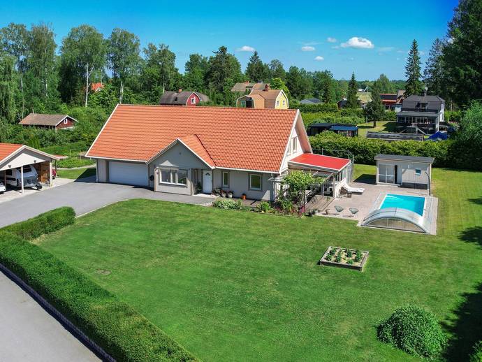 7 rok · 180 m² · Rörbovägen 3