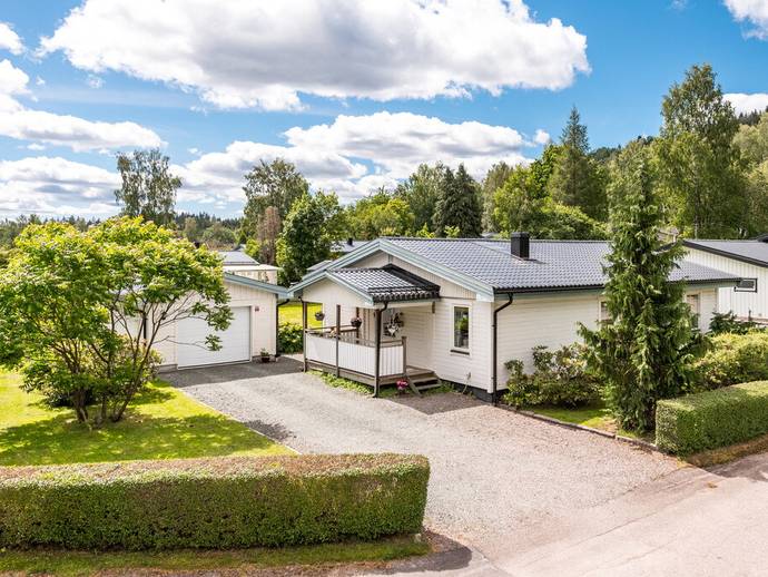 4 rok · 106 m² · Almvägen 1
