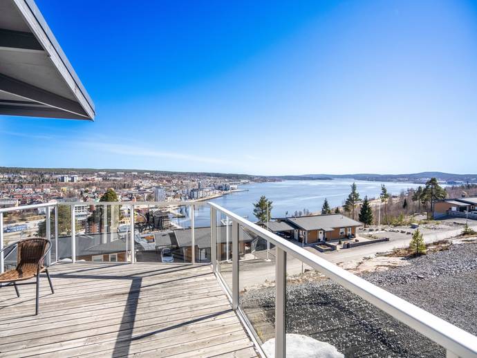 6 rok · 153 m² · Kusthöjden 40