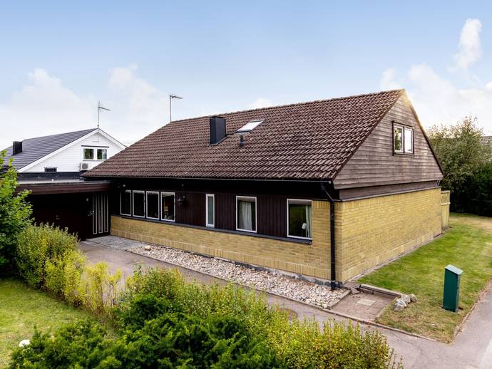 5 rok · 165 m² · Midvintervägen 6