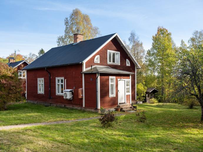 4 rok · 90 m² · Intrånget 136