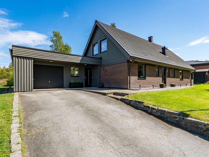 6 rok · 156 m² · Skogsstigen 7