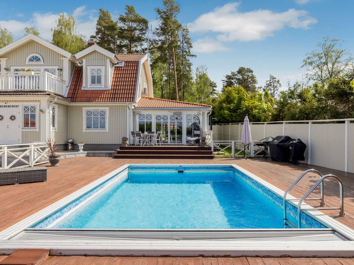 7 rok · 225 m² · Ärentuna Hammarskog 177