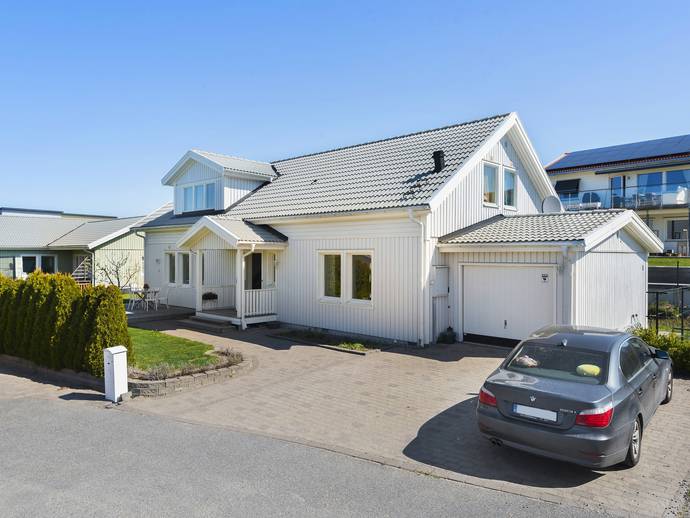 8 rok · 222 m² · Friluftsvägen 71