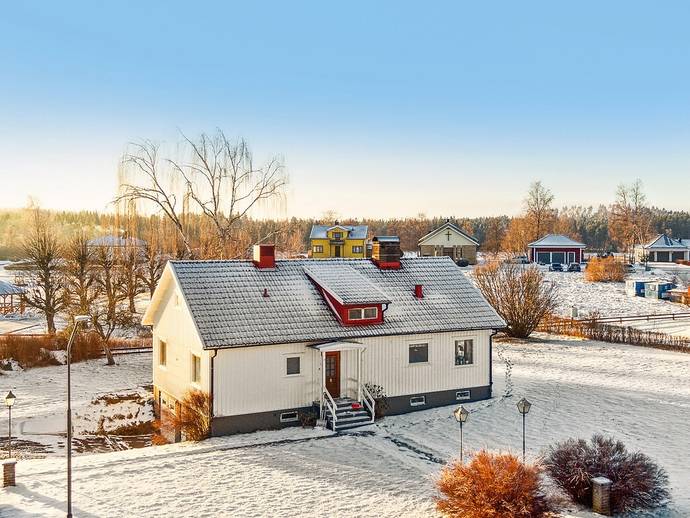 7 rok · 151 m² · Jönköpingsvägen 10