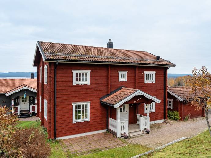 5 rok · 122 m² · Pers väg 10