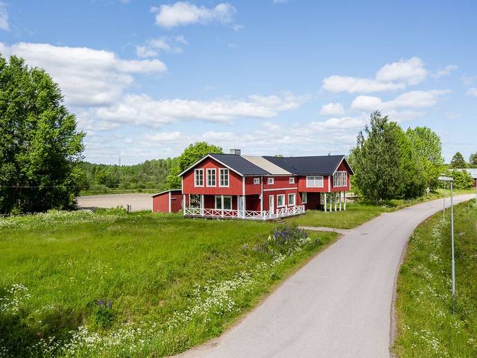 8 rok · 232 m² · Hagavägen 27