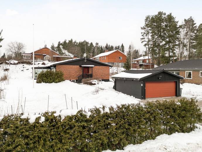 104 m² · Hälsingstrandsvägen 5