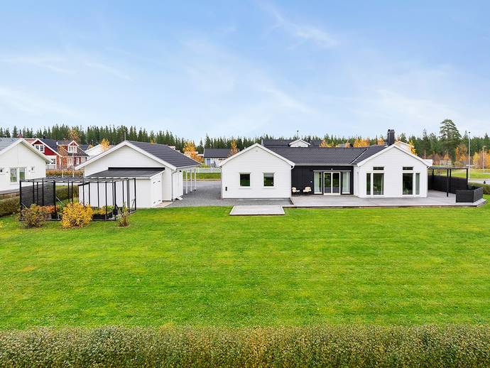 7 rok · 155 m² · Lövsångarvägen 9