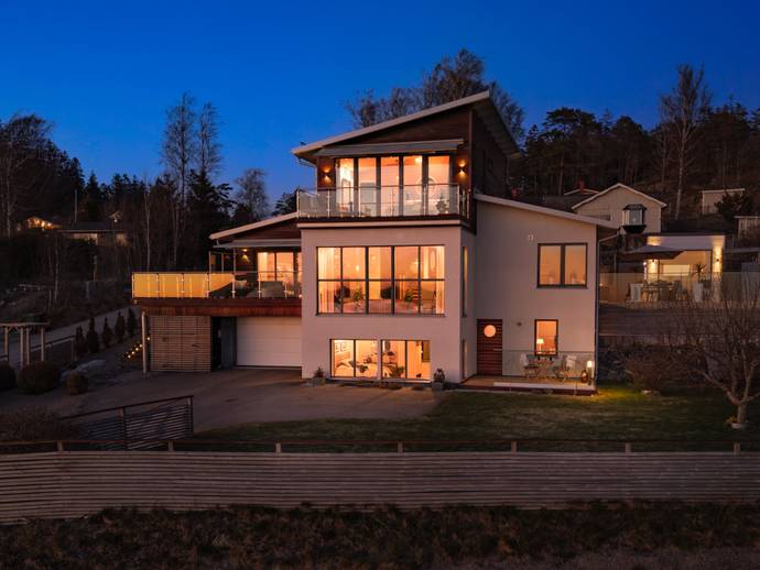 7 rok · 193 m² · Borråsliden 2