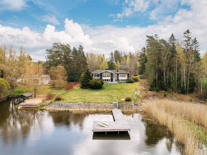 9 rok · 312 m² · Karlsvik Rumpegården 1