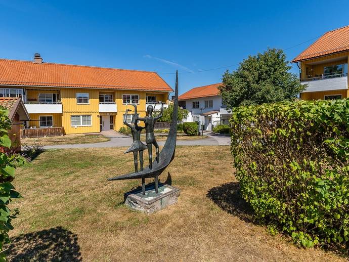 1 rok · 42,5 m² · Östra Kyrkogatan 9B