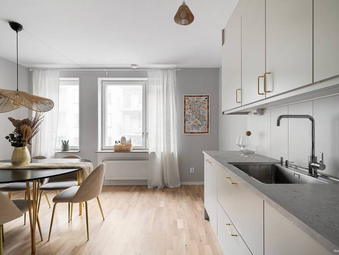 3 rok · 82 m² · Skogängsvägen 31 J, 2 tr