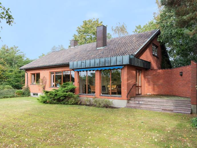 8 rok · 240 m² · Tomtegatan 1