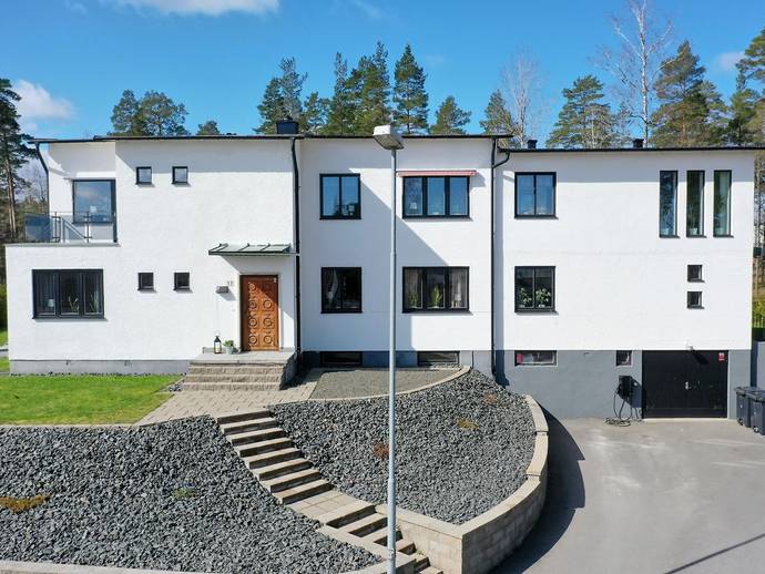 9 rok · 245 m² · Hedenbergsgatan 17