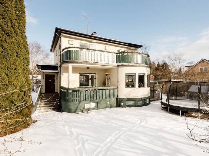 6 rok · 160 m² · Barrstigen 5