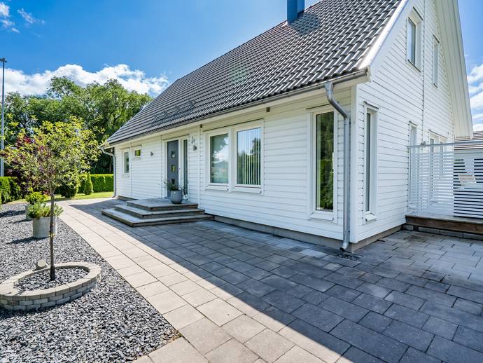 6 rok · 156 m² · Långgatan 1A