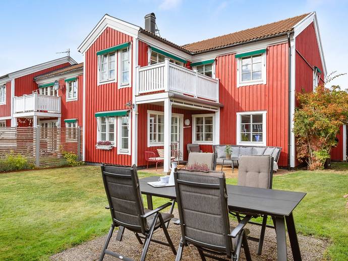 6 rok · 157 m² · Castmans väg 1