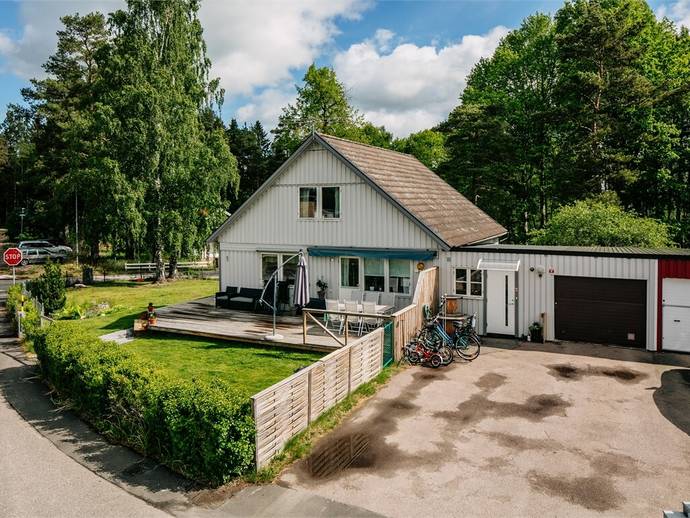 7 rok · 187 m² · Ulvängsvägen 1