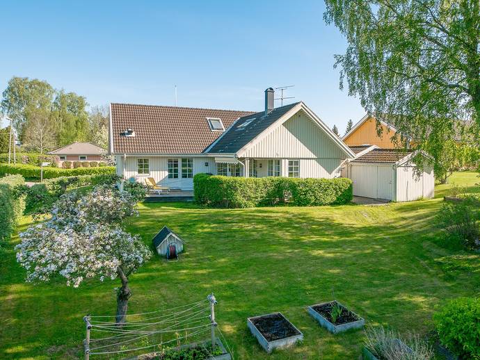 7 rok · 180 m² · Tennisvägen 11B
