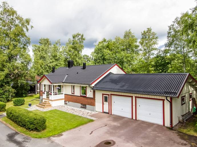 7 rok · 108 m² · Ringvägen 10