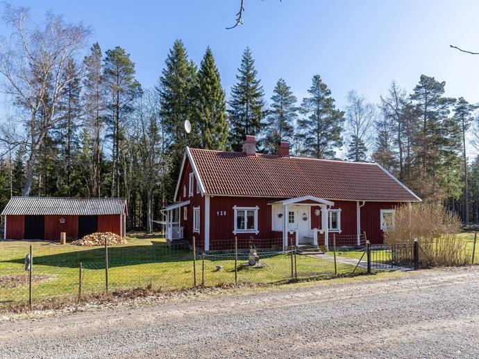6 rok · 146 m² · Nässjömåla 120