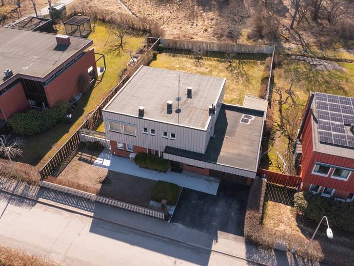 6 rok · 175 m² · Långpannestigen 21