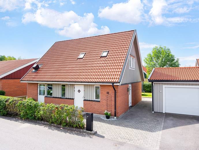 5 rok · 122 m² · Högerkroken 11