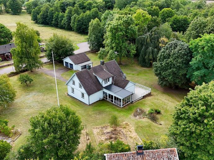 7 rok · 195 m² · Åvallsvägen 6