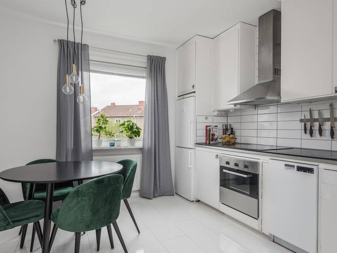 1 rok · 42,5 m² · Engelbrektsgatan 105 B