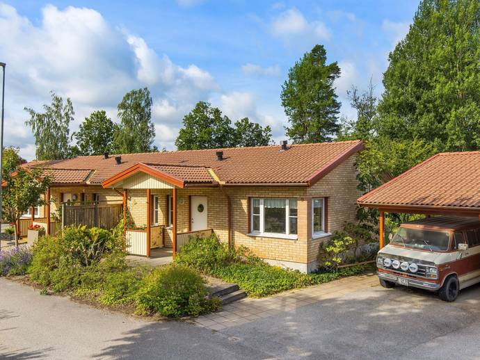 2 rok · 64,5 m² · Varpvägen 9