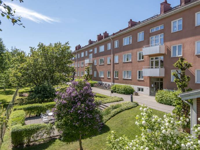1 rok · 33 m² · Trozelligatan 21