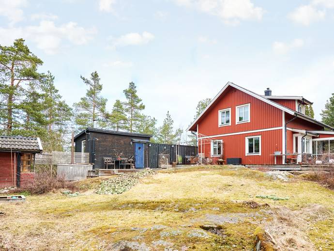 5 rok · 128 m² · Skogsbacken 4