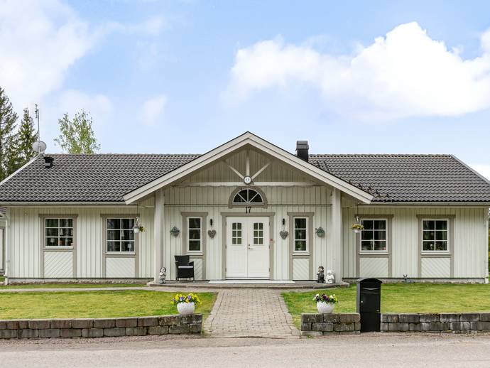 4 rok · 144 m² · Dammfallsvägen 17