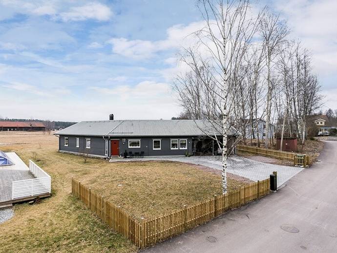6 rok · 156 m² · Åkervägen 12