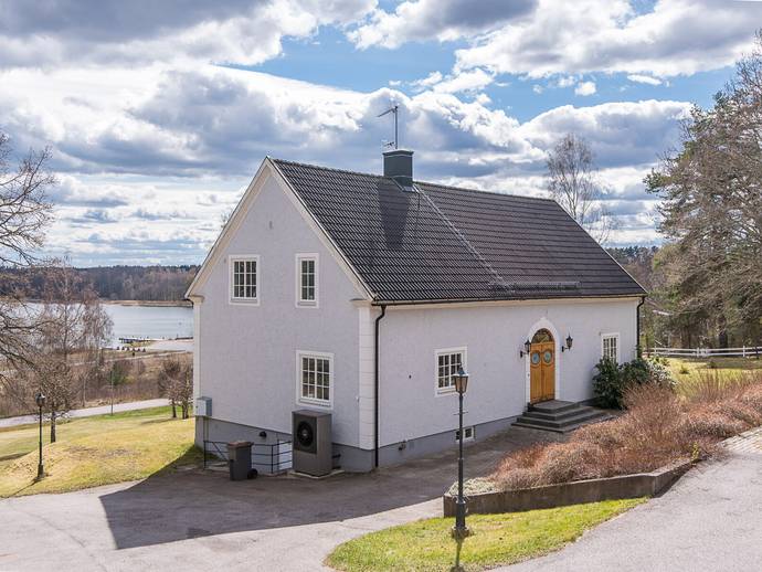 6 rok · 254 m² · Helgenäsvägen 37
