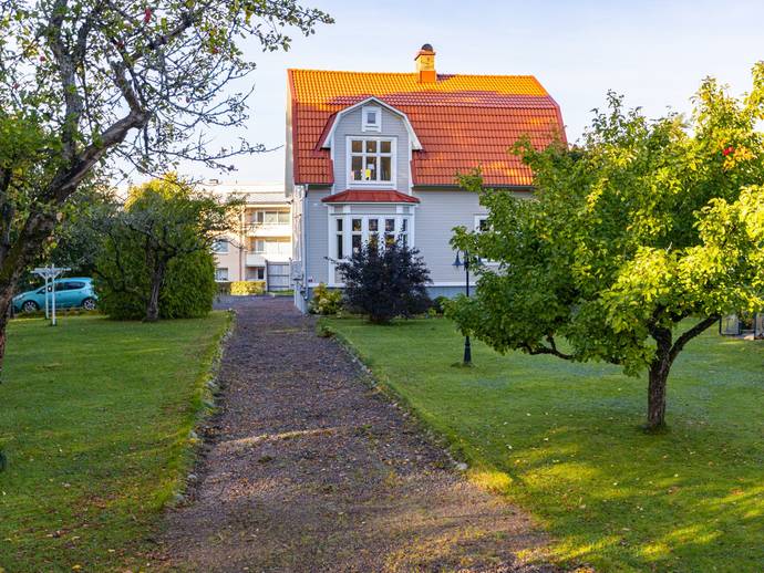 6 rok · 170 m² · Vänersborgsvägen 38